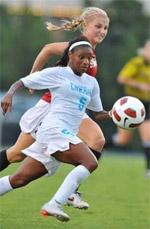 north carolina women's college soccer player crystal dunn