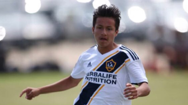 LA Galaxy II signs US U17 MNT mid