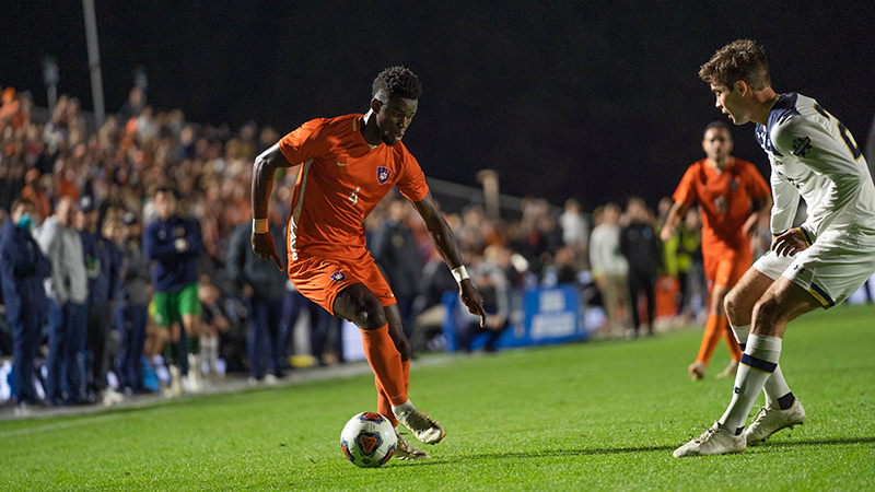 College Cup: Clemson, Washington advance