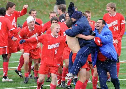 Dayton Flyers welcome in 14 new players