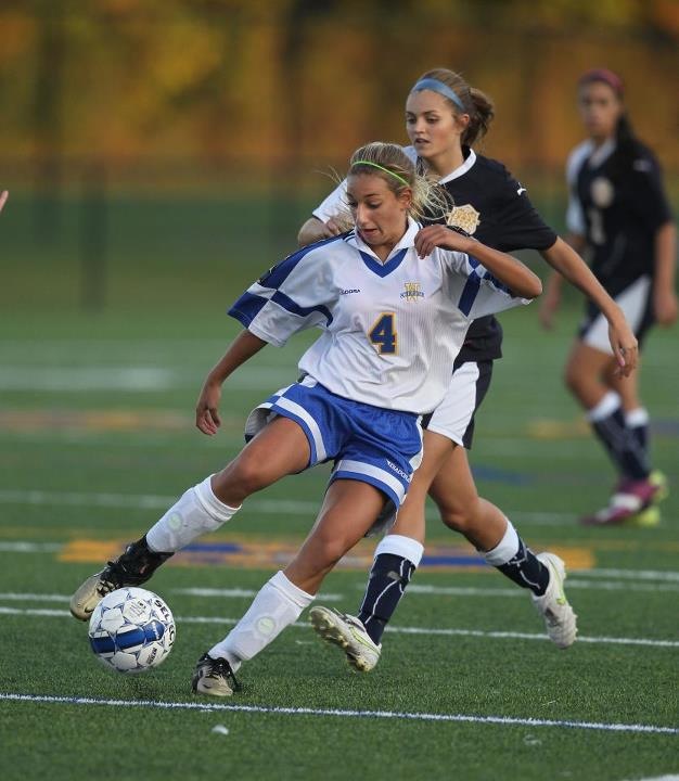 girls club soccer player alexa antetomaso